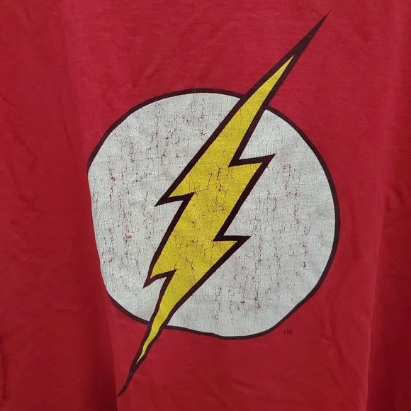 DC Comics The Flash Men's Y2K Red Heavy Distressed Vintage Short Sleeve Tee Sz L - Picture 2 of 6
